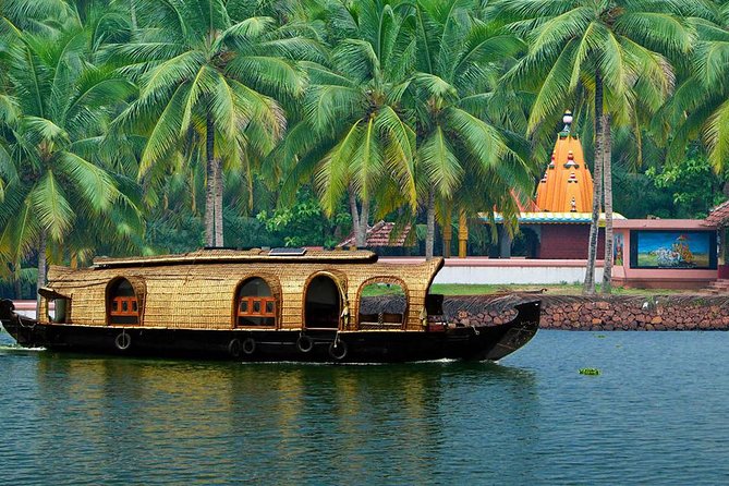 Romantic Kerala - Deluxe houseboat